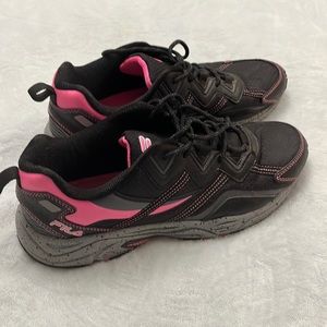 Fila Women’s Exhibition 5 Trail Walking Shoes Size 11